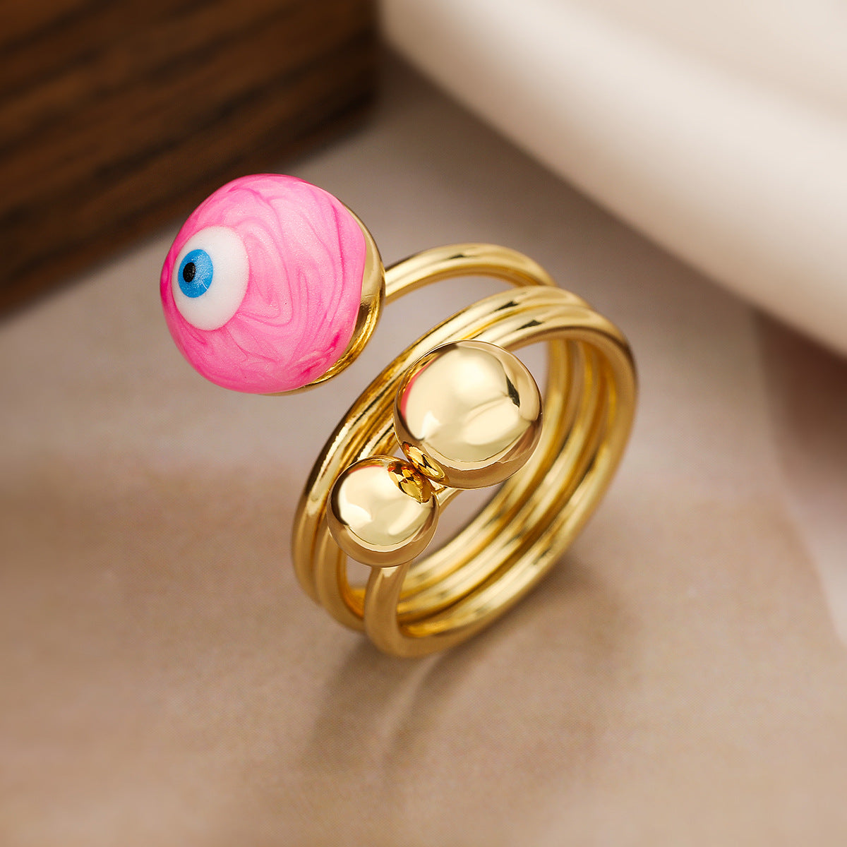 Anello Aperto Geometrico Minimalista da Donna Realizzato in Rame Placcato Oro con Design a Occhio di Allah in Smalto