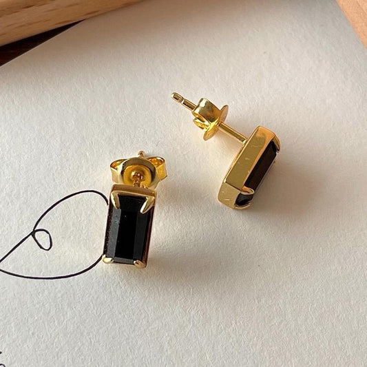 Orecchini a perno da donna minimalisti in argento sterling 925 a forma di lettera con intarsio in strass
