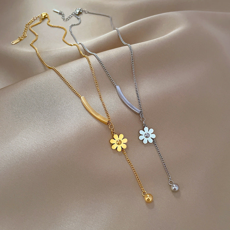 Collana con ciondolo floreale geometrico minimalista da donna e da uomo in acciaio al titanio con placcatura in oro su catena di perline