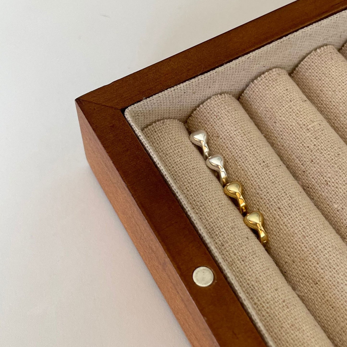 Pendientes de botón minimalistas con forma de corazón de plata de ley 925 con incrustaciones de perlas para mujer
