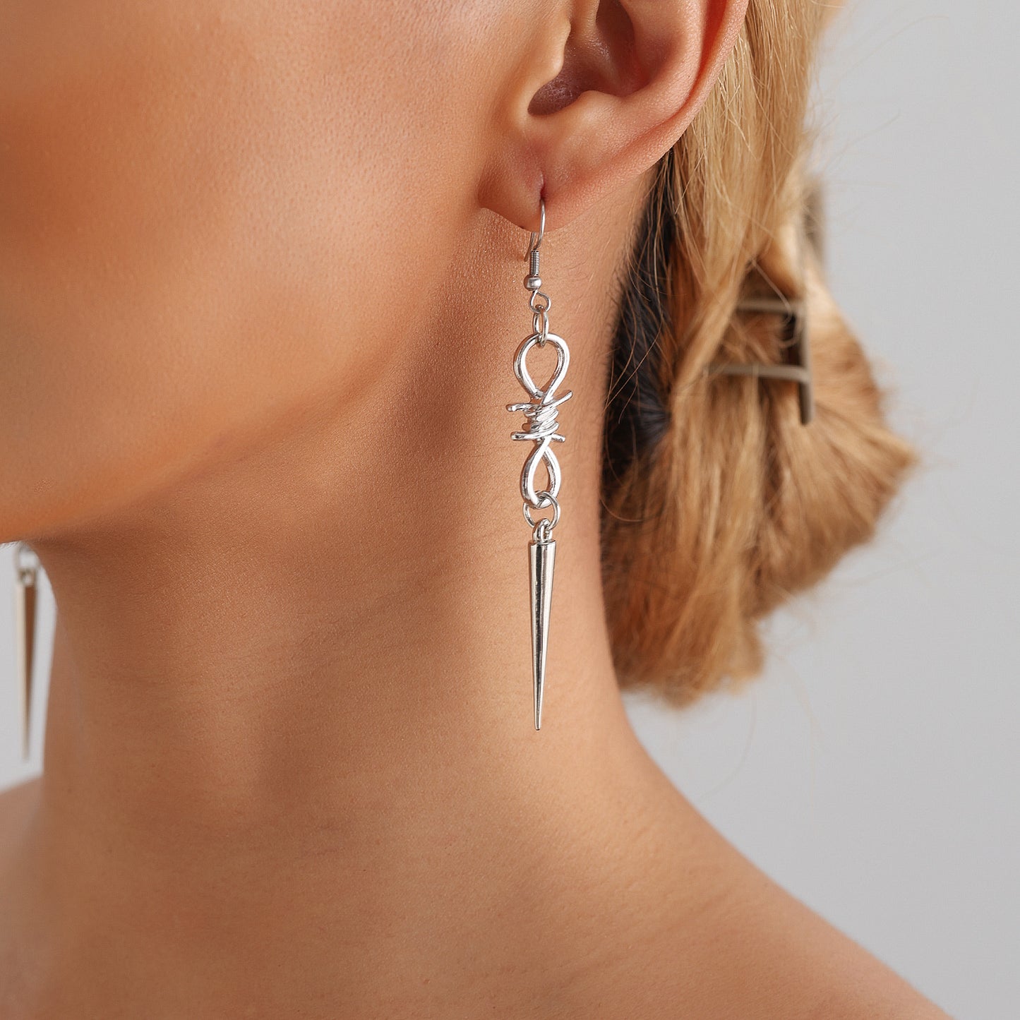 Gothic Long Tassel Rivet Figure-8 Thorn Drop Earrings for Women