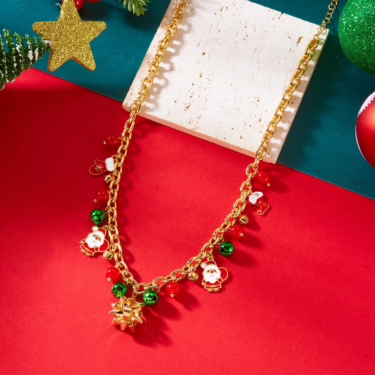 Collana pendente alla moda Babbo Natale e pupazzo di neve per donne con struttura in lega di zinco e finitura placcata