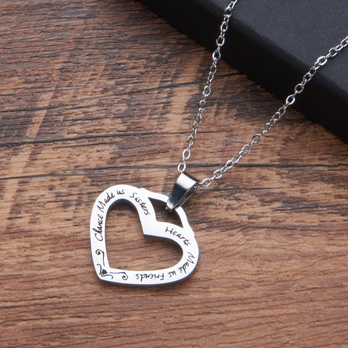 Elegant Heart-Shaped Pendant Necklace for Women Stainless Steel Polished Locket with Daisy Motif Minimalist Daily Wear