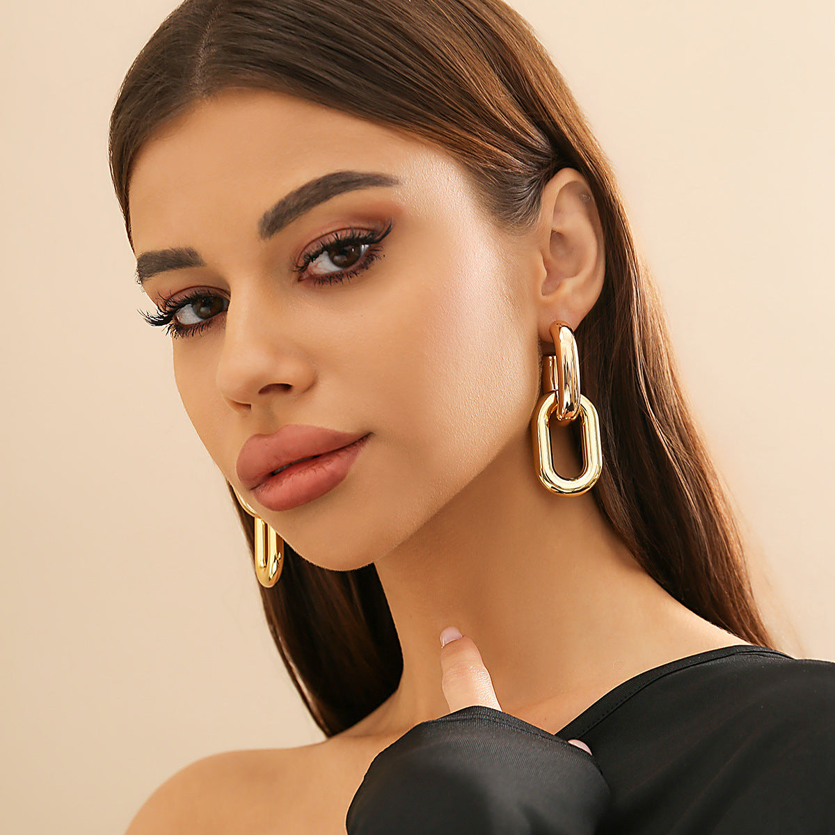 Pendientes de aro geométricos minimalistas para mujer con anillos de resina gruesos de estilo metálico y postes de acero inoxidable galvanizado