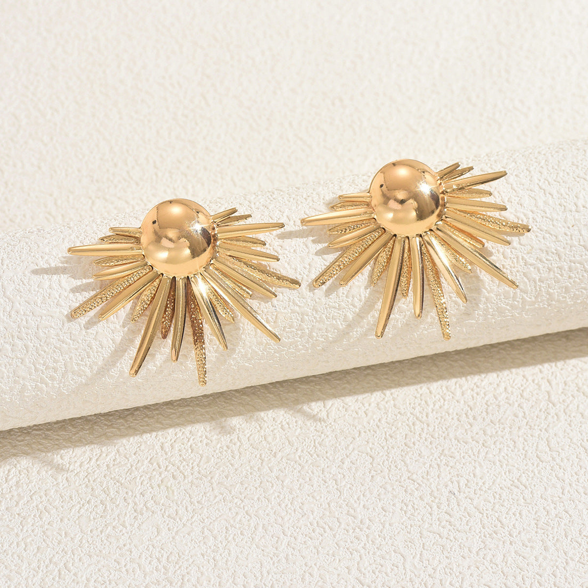 Luxury Geometric Star-Shaped Alloy Hoop Earrings for Women with Electroplated Finish