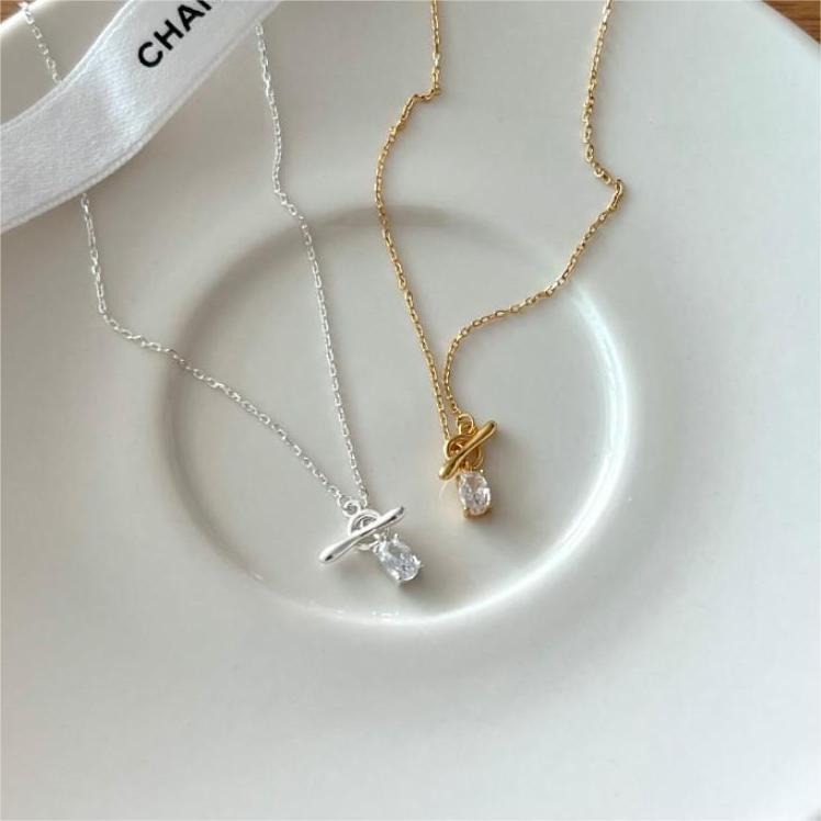 Collar minimalista dulce geométrico de plata de ley 925 con circonita cúbica y baño de oro
