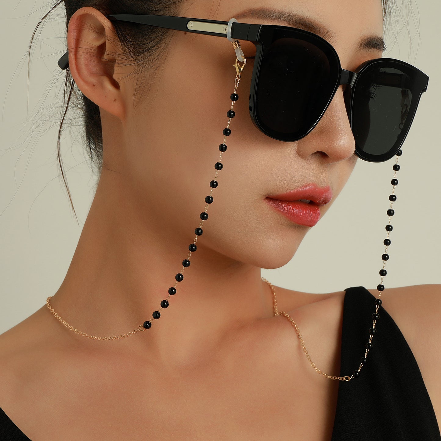 Minimalist Elegant Black Round Bead Alloy Ball Chain Eyeglass Holder for Women