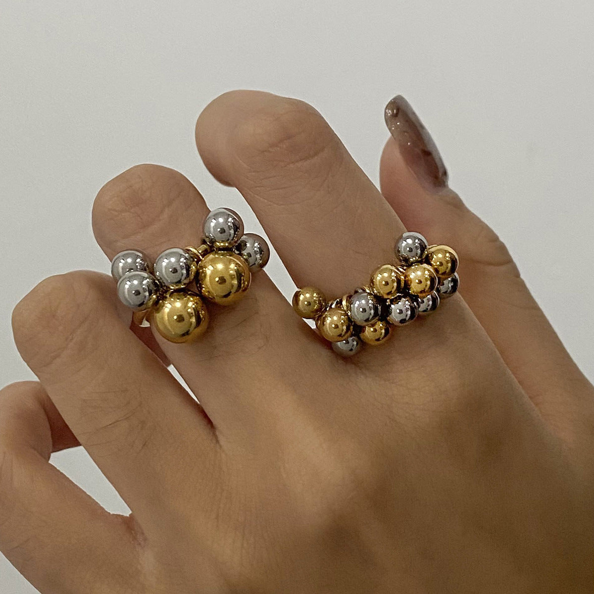 Anello da donna in acciaio inossidabile geometrico con finitura placcata, accessorio di moda di lusso minimalista