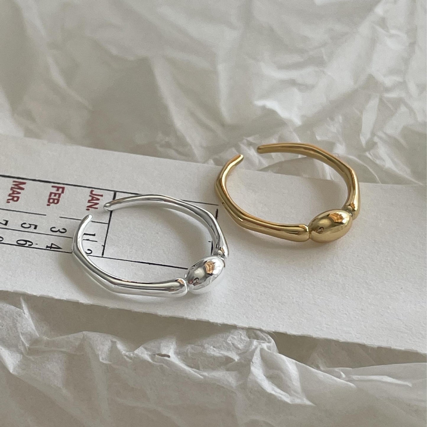 Anillo Minimalista de Plata de Ley 925 con Cuentas Geométricas para Mujer