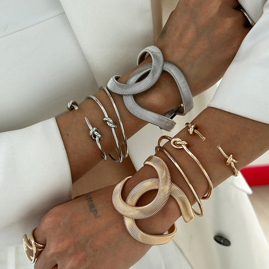 Pulsera de metal minimalista circular en forma de C para mujer con acabado chapado