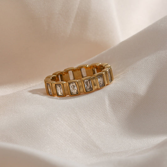 Fashionable Minimalist Geometric Stainless Steel Zirconia Inlaid Vacuum Plated Waterproof Gold Tone Ring for Women