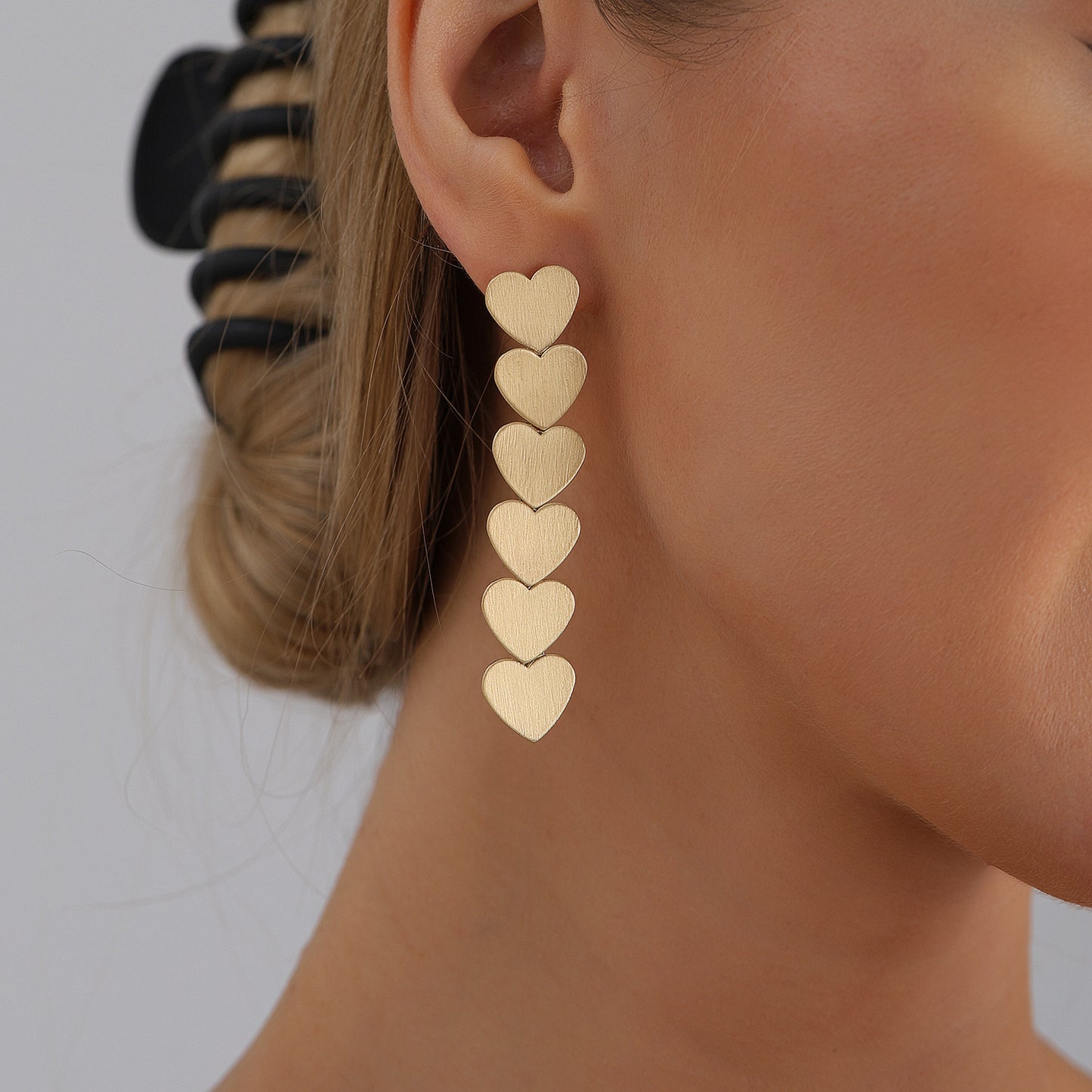 Minimalist Geometric Heart Stud Earrings in Zinc Alloy with Electroplated Finish for Women