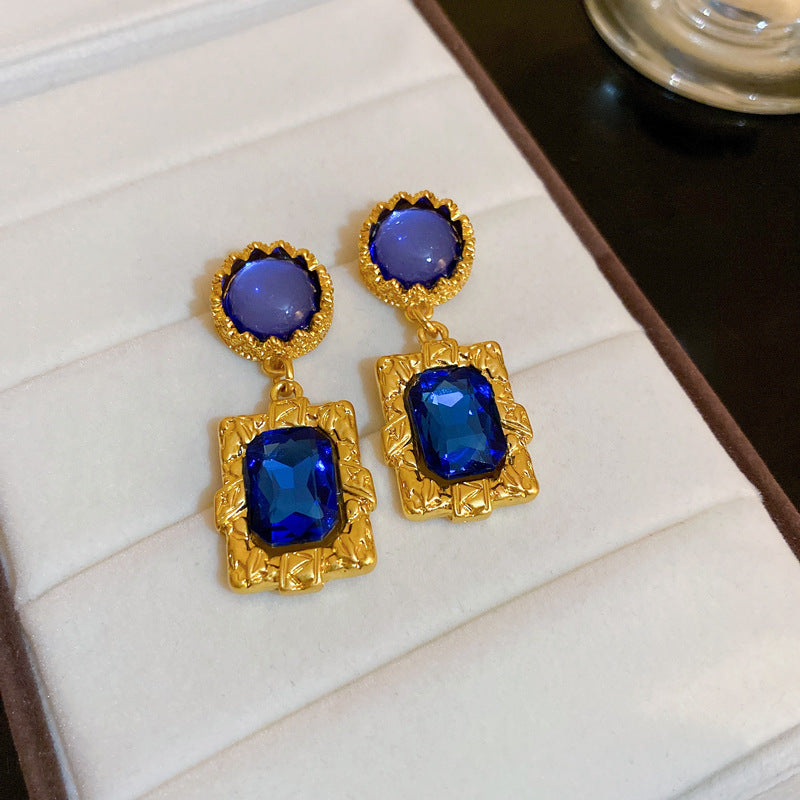 Orecchini a perno da donna con perle intarsiate e strass verdi a fantasia floreale vintage, con perni in acciaio inossidabile