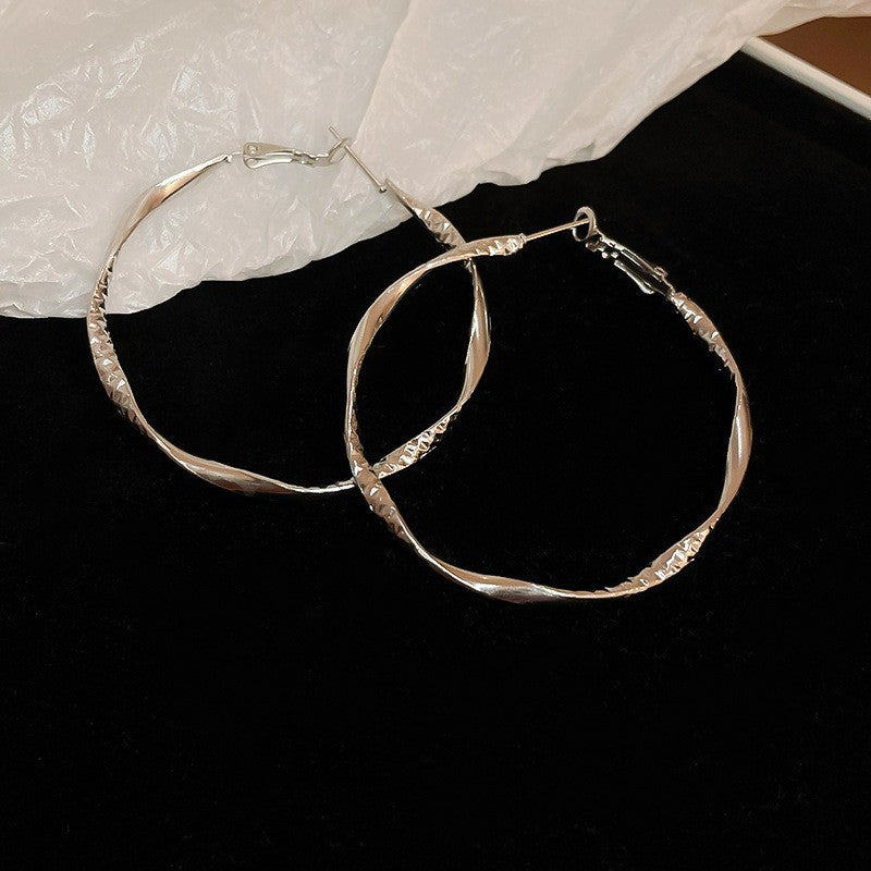 Orecchini a cerchio geometrici da donna in acciaio inossidabile placcato oro con perni in acciaio, stile chic