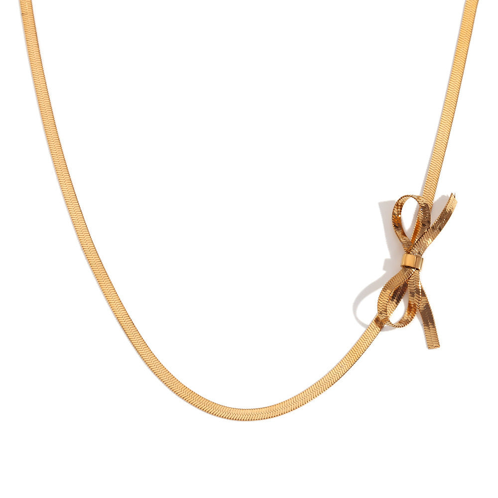 Collana Minimalista in Acciaio al Titanio a Forma di Fiocco da Donna con Finitura Placcata e Delicata Catena a Lama
