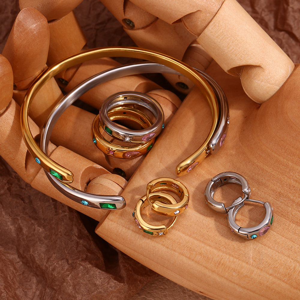 Anello minimalista in acciaio inossidabile con placcatura in oro 18 carati, fascia aperta a forma di stella, intarsi in zircone a goccia e rettangolari, design geometrico per donne