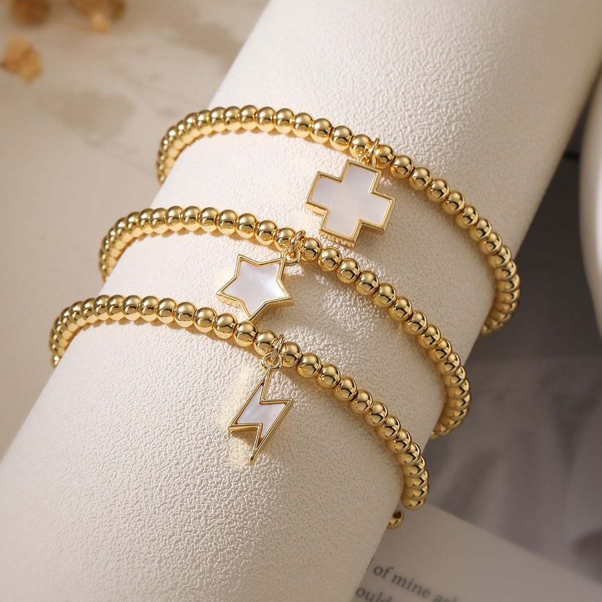 Braccialetto da donna geometrico minimalista in rame con perline, placcato oro 18K e design irregolare