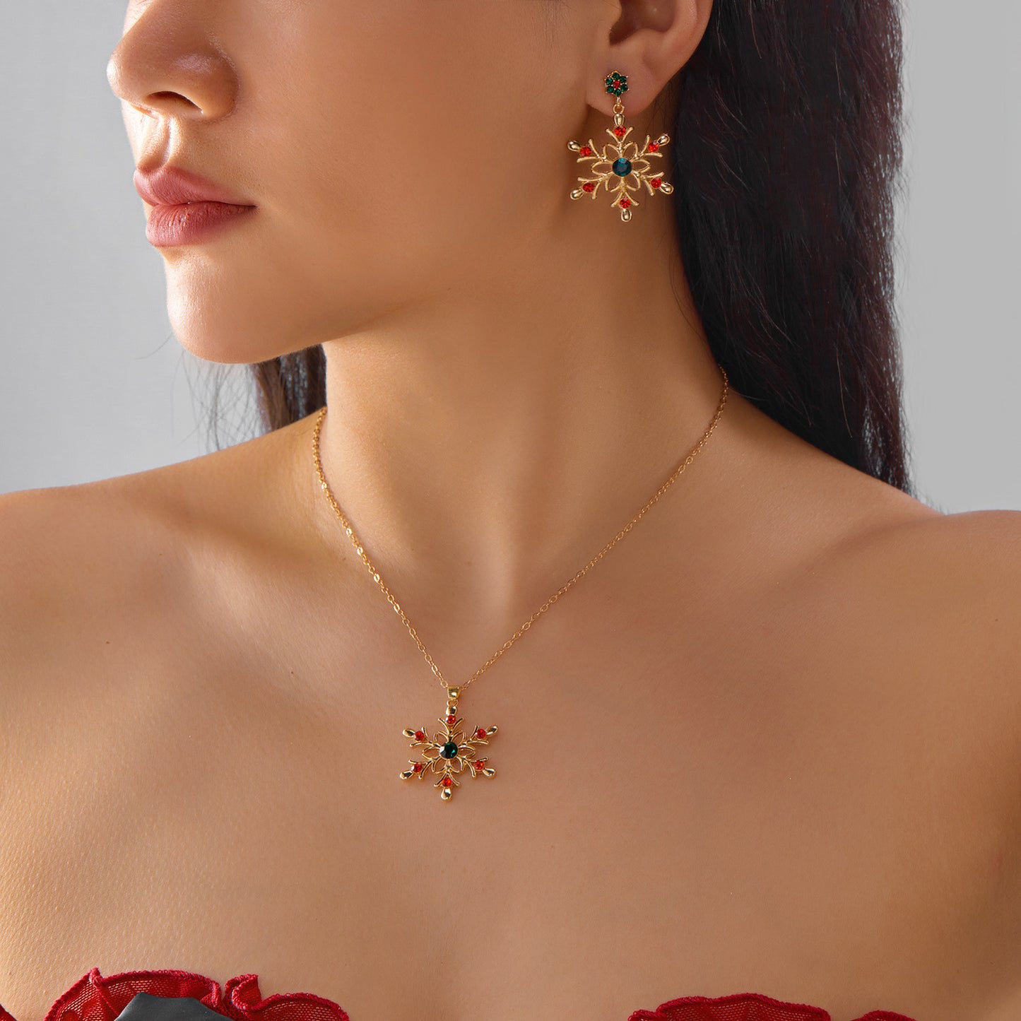 Juego de collar con colgante de copo de nieve navideño con incrustaciones de pedrería en aleación con acabado galvanizado para uso unisex