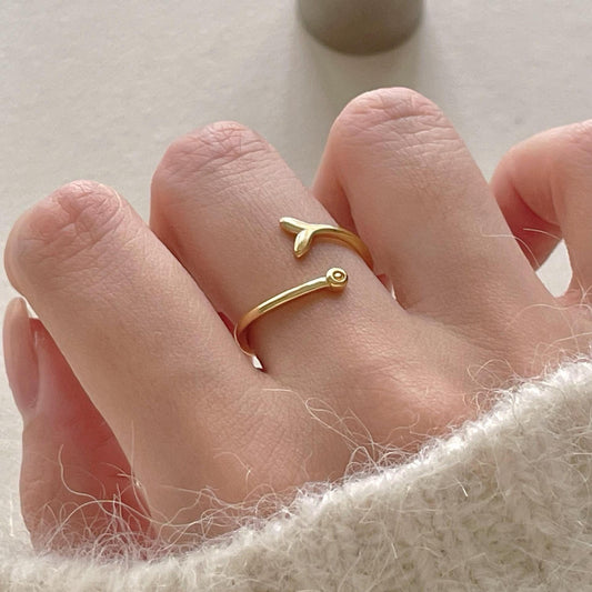 Anillo Minimalista de Plata de Ley 925 con Forma de Cola de Pez y Lágrima para Mujer