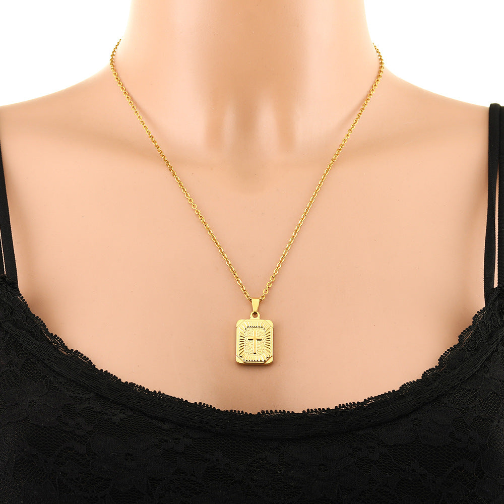 Collana con Pendente a Croce Minimalista in Acciaio Inossidabile con Finitura Placcata su Catena a O Unisex