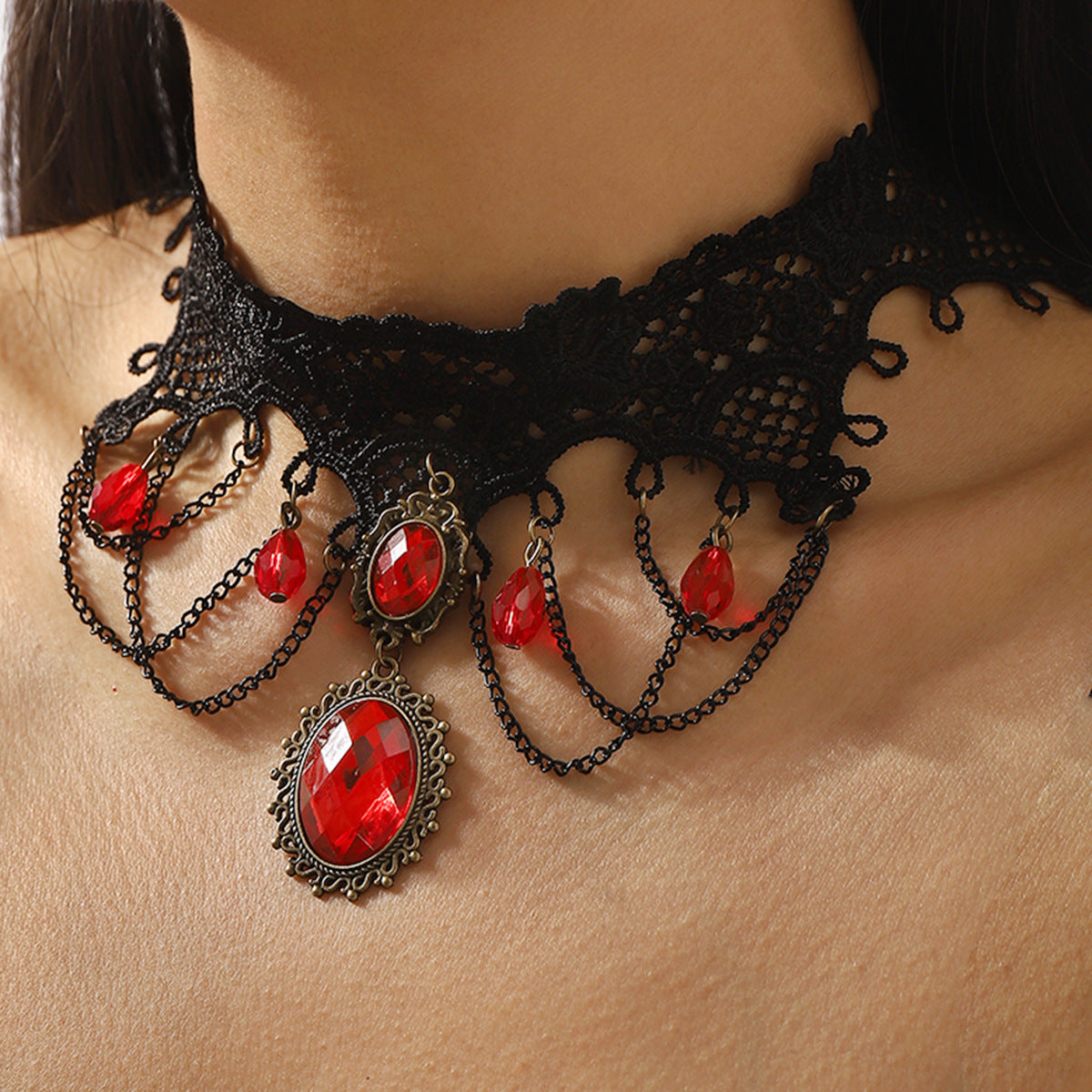 Collana Girocollo Gotica Vintage in Pizzo con Ciondolo Strass per Donna, Collana dal Design Dolce e Audace con Estetica Dark