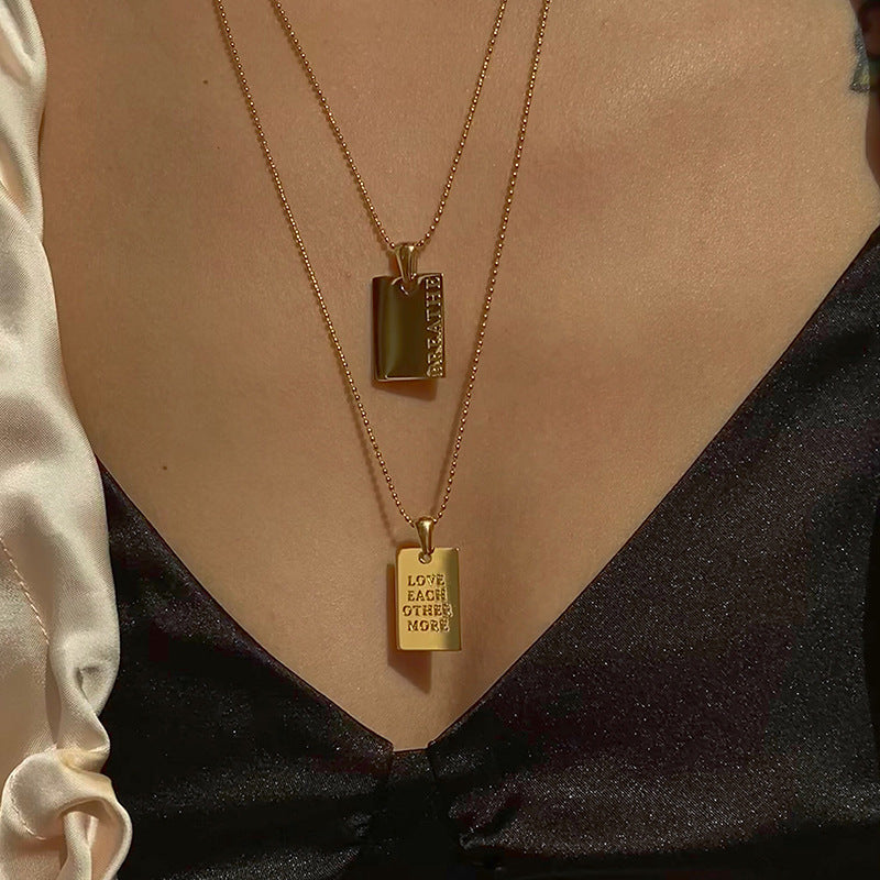 Collana con Pendente Quadrato Minimalista in Acciaio Inossidabile Placcato Oro 18K