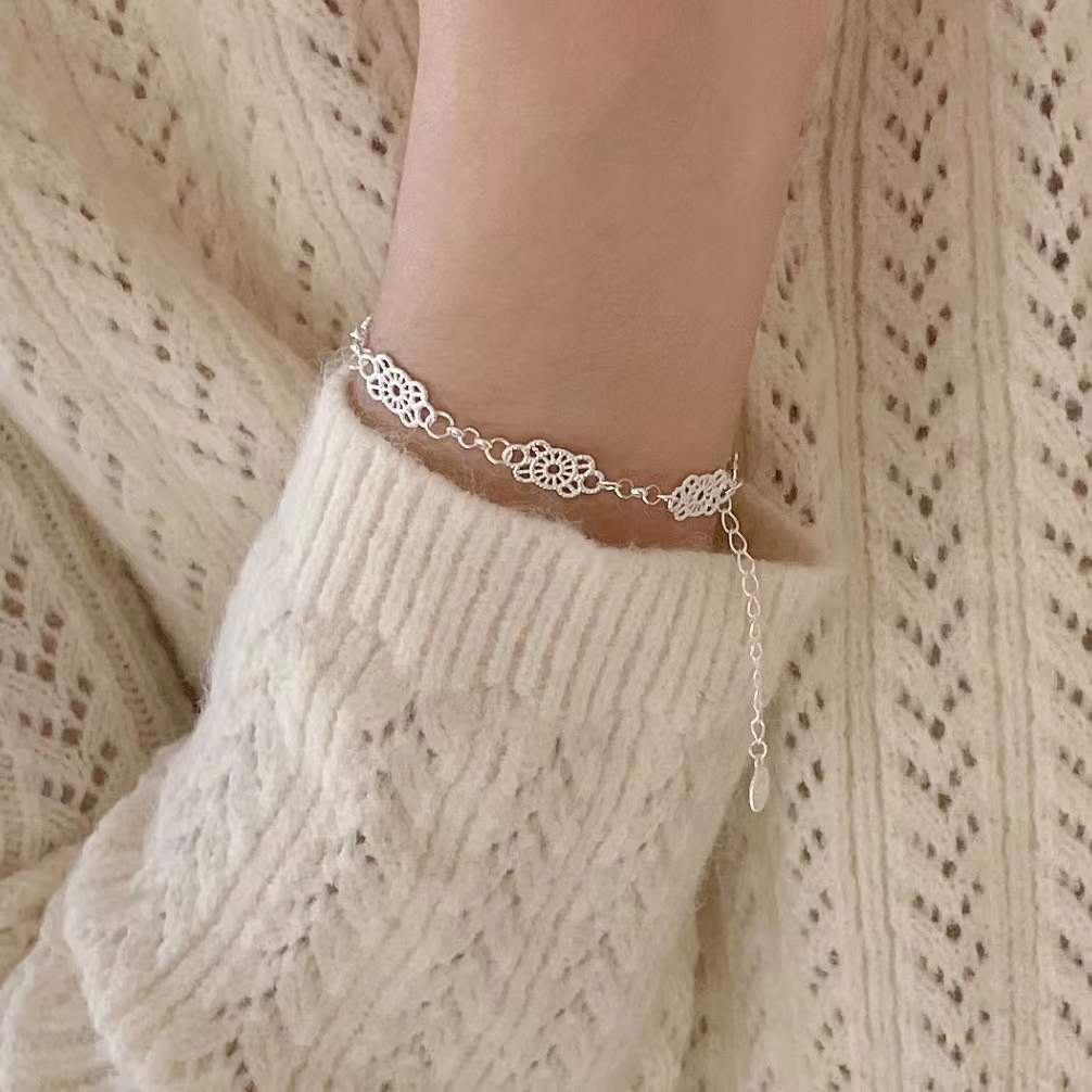 Bracciale in Argento Sterling 925 Placcato Dolce ed Elegante con Motivo Floreale in Pizzo da Donna