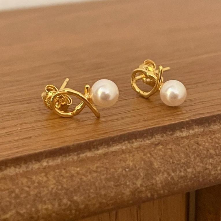 Sweet Ins-Style Waterdrop-Shaped 925 Sterling Silver Pearl Stud Earrings with Textured Natural Detail