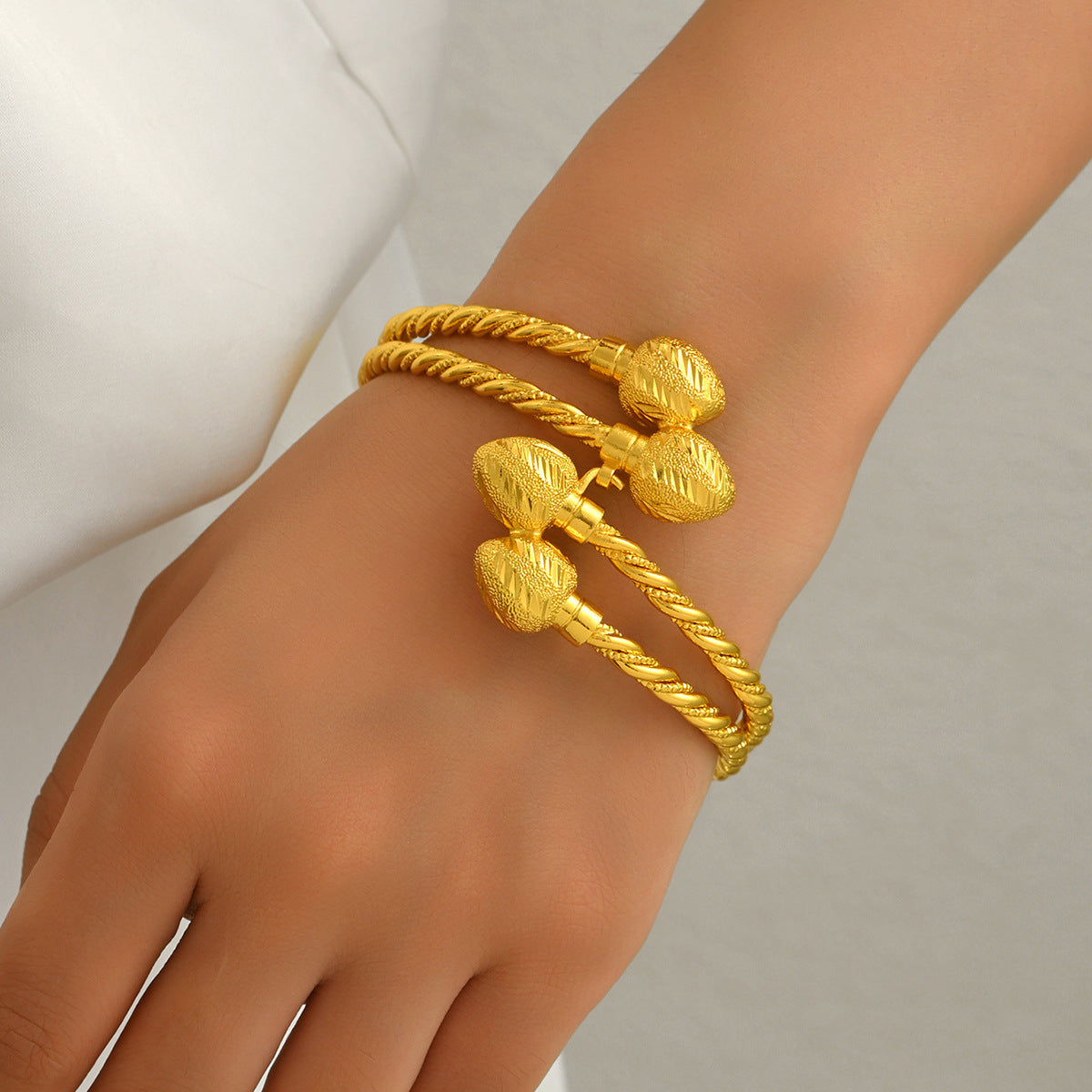 Luxury Geometric Snake-Shaped Open Bangle Set for Women Made of Brass Alloy with Rhinestone Inlay