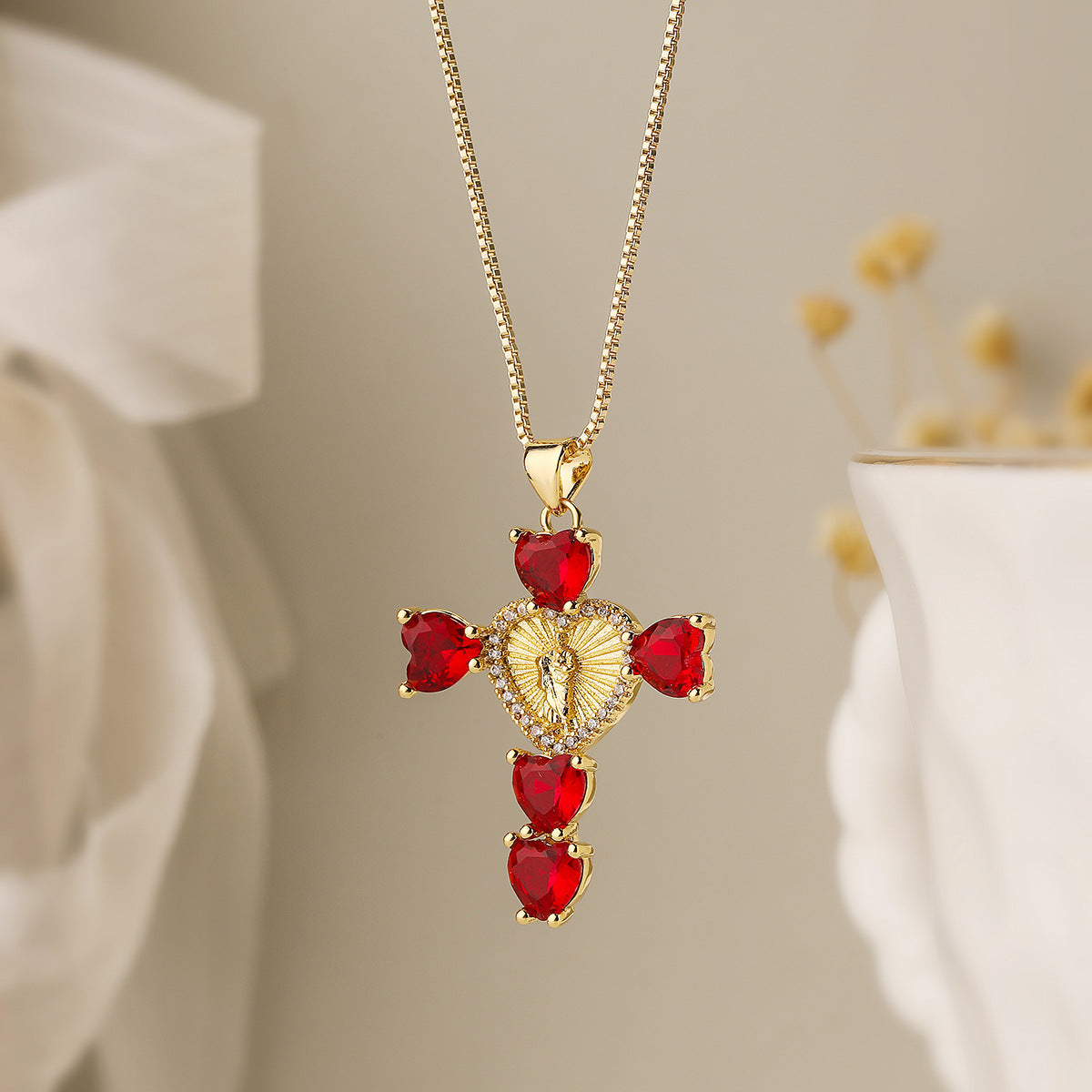 Collana pendente a croce minimalista da donna in rame con placcatura in oro 18 carati e intarsio in zircone