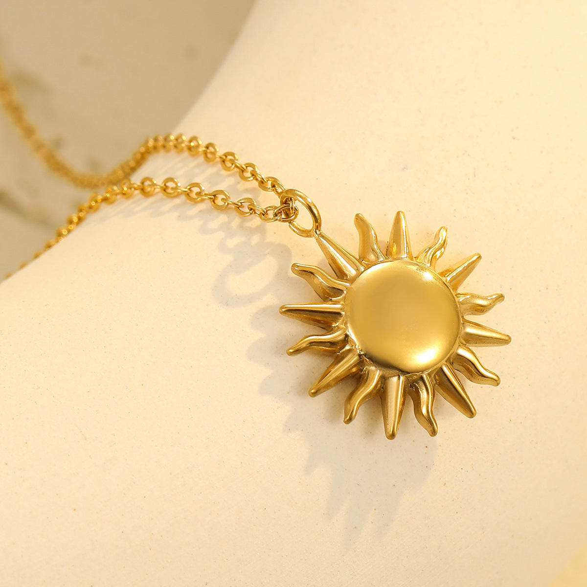 Conjunto de collar y pendientes de girasol a la moda con cadena de acero inoxidable para mujer