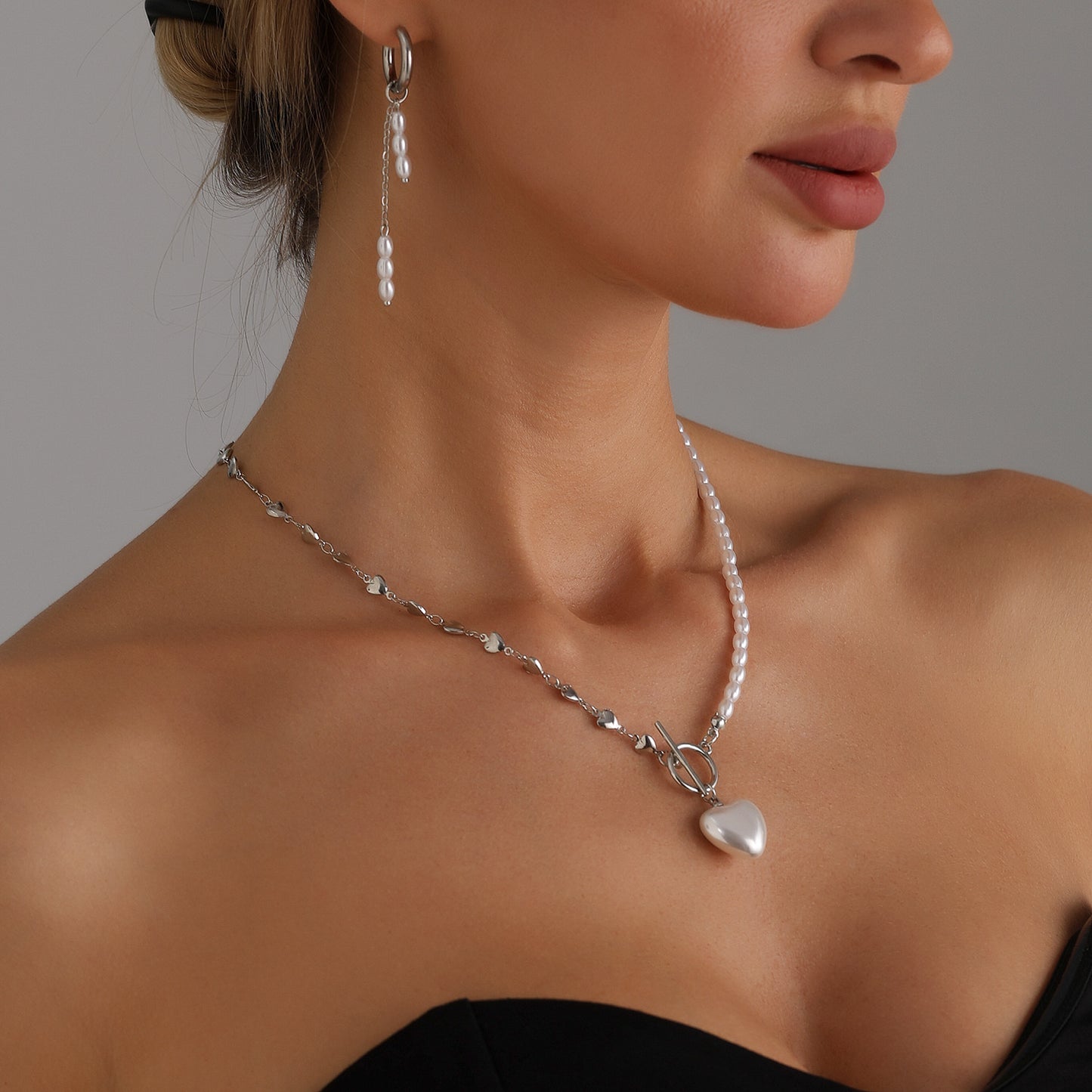Fashionable Heart-Shaped Alloy Pendant Necklace with Plated Finish for Women Clavicle Chain Set