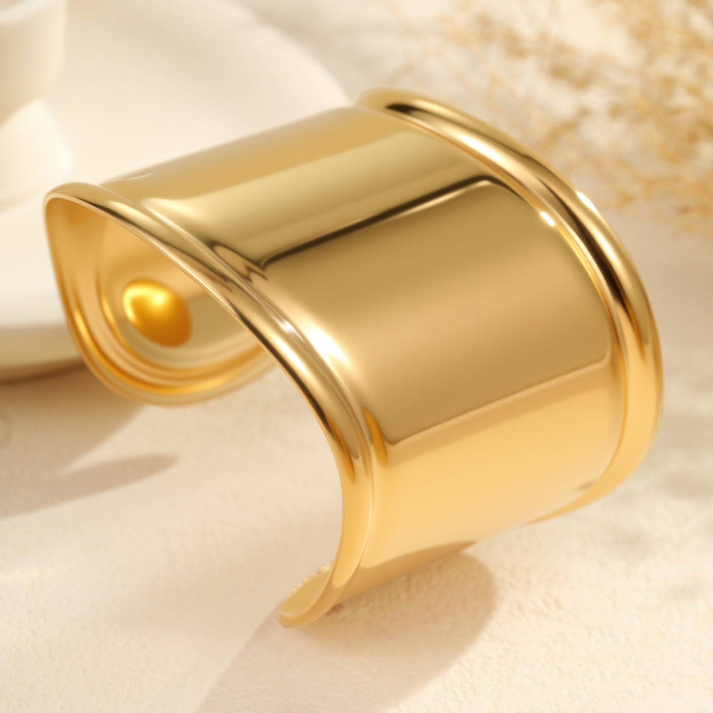 Fashionable Wave Geometric Stainless Steel Cuff Bracelet with Gold Plating for Women