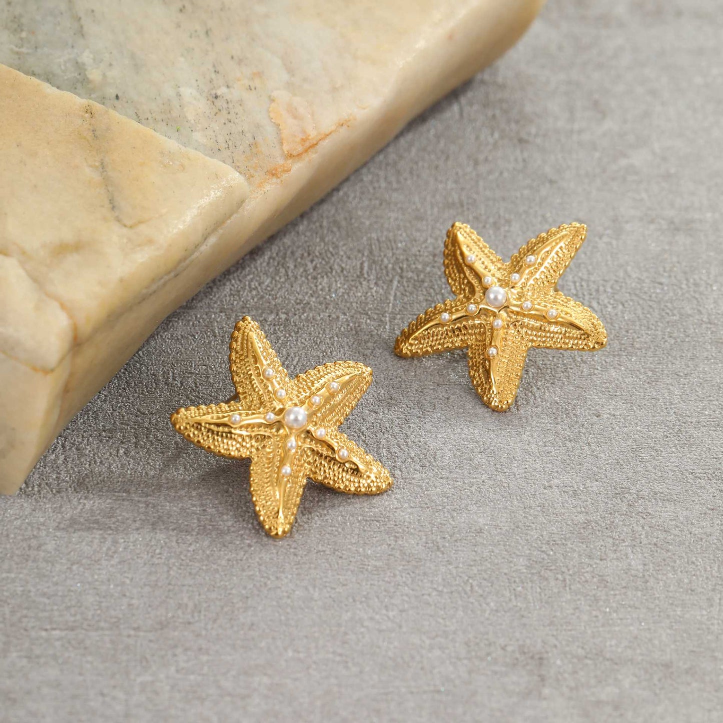 Aretes de acero inoxidable con forma de estrella de moda, incrustaciones de circonita y perlas para mujer