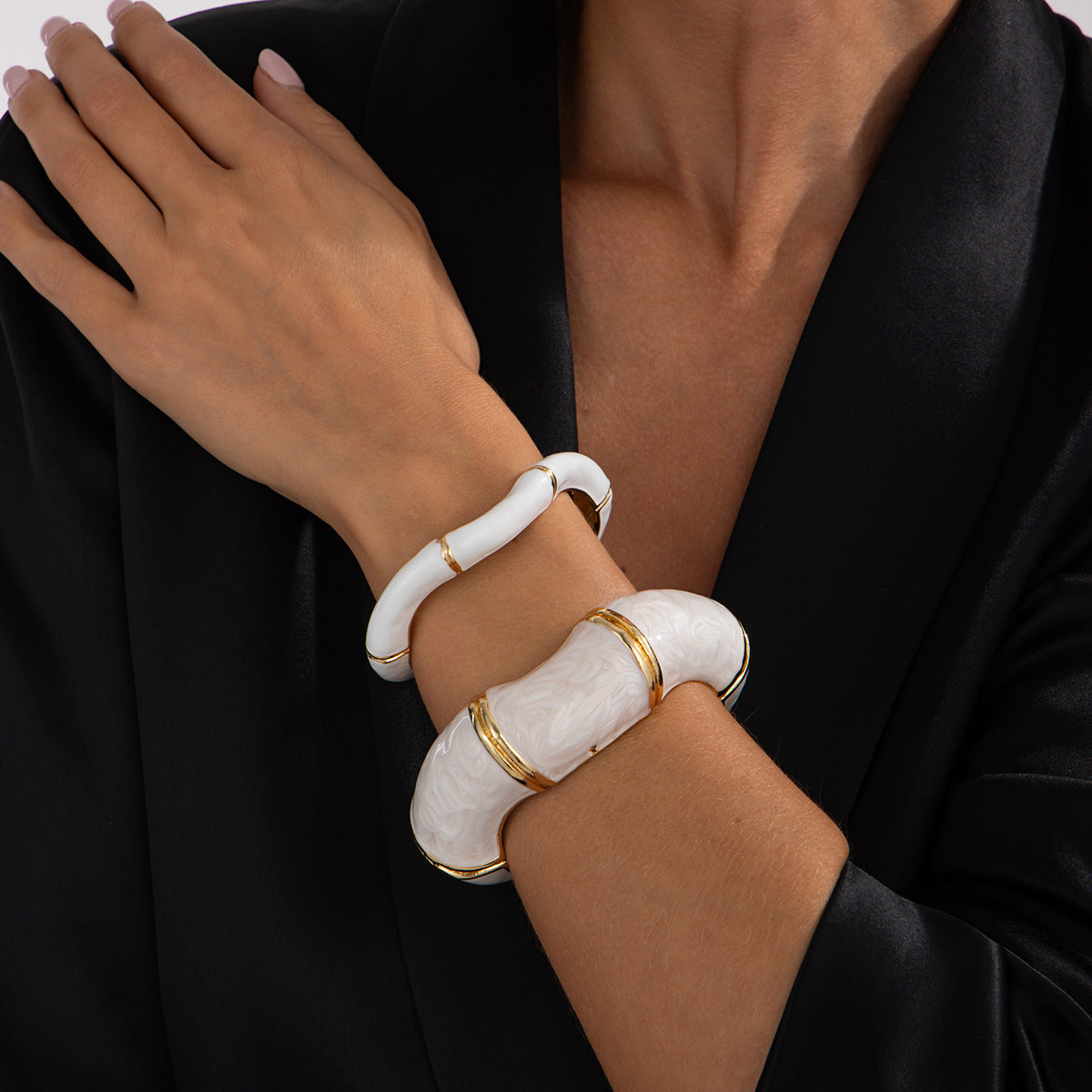 Vintage Luxury Enamel Drip Oil Plated Alloy Open Cuff Bracelet for Women