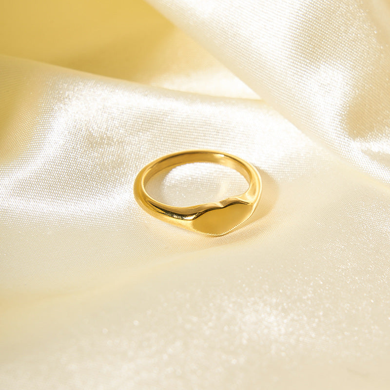 Minimalist Heart-Shaped Stainless Steel Ring with 18K Vacuum Plating for Unisex Wear