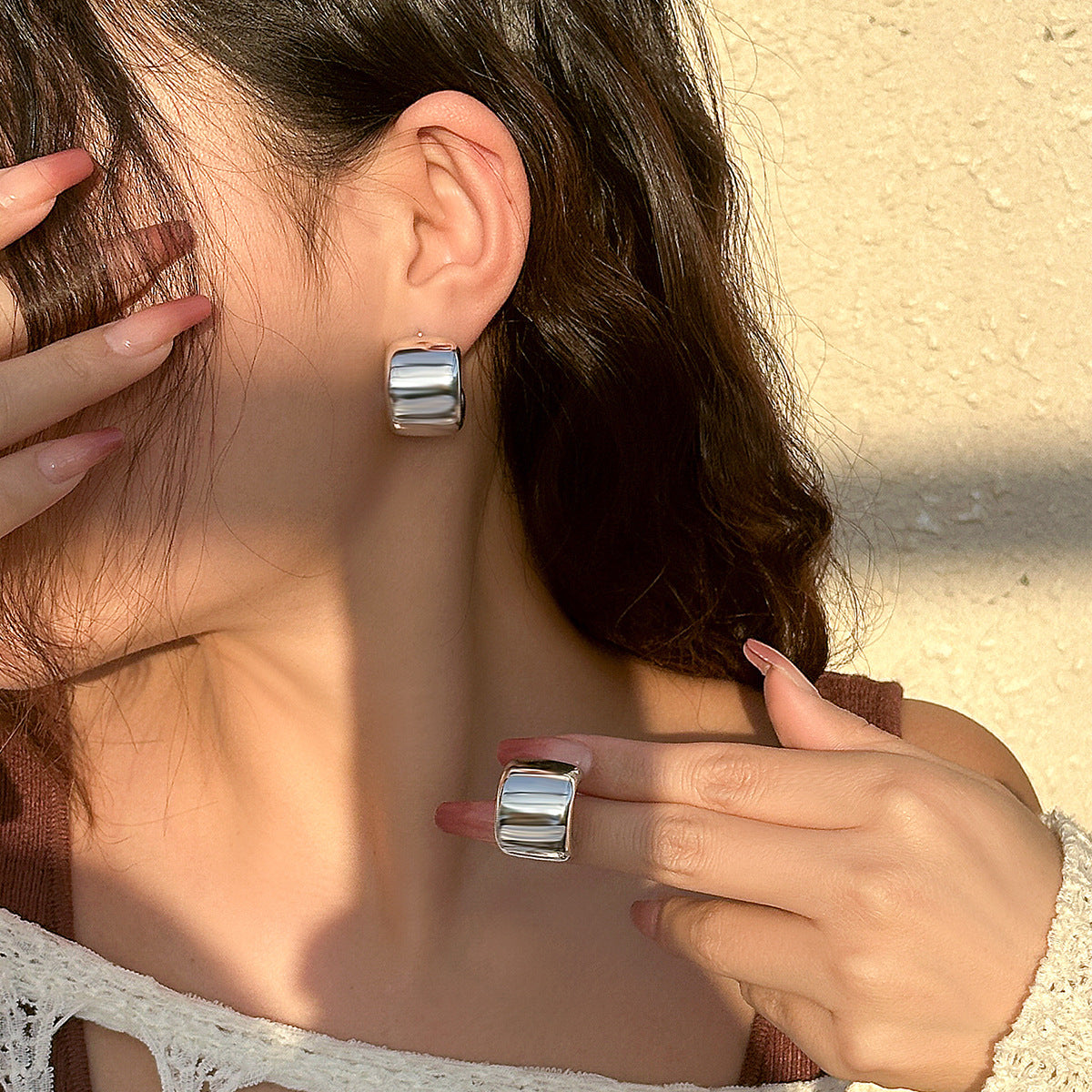Pendientes minimalistas de acero inoxidable geométricos redondos con acabado de espejo y superficie chapada para mujer