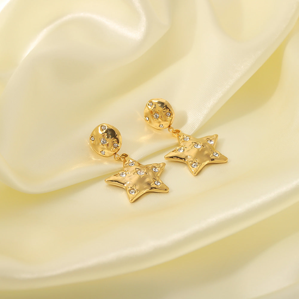 Orecchini minimalisti a forma di stella in acciaio al titanio con intarsio di strass e placcatura sottovuoto in oro 18 carati da donna