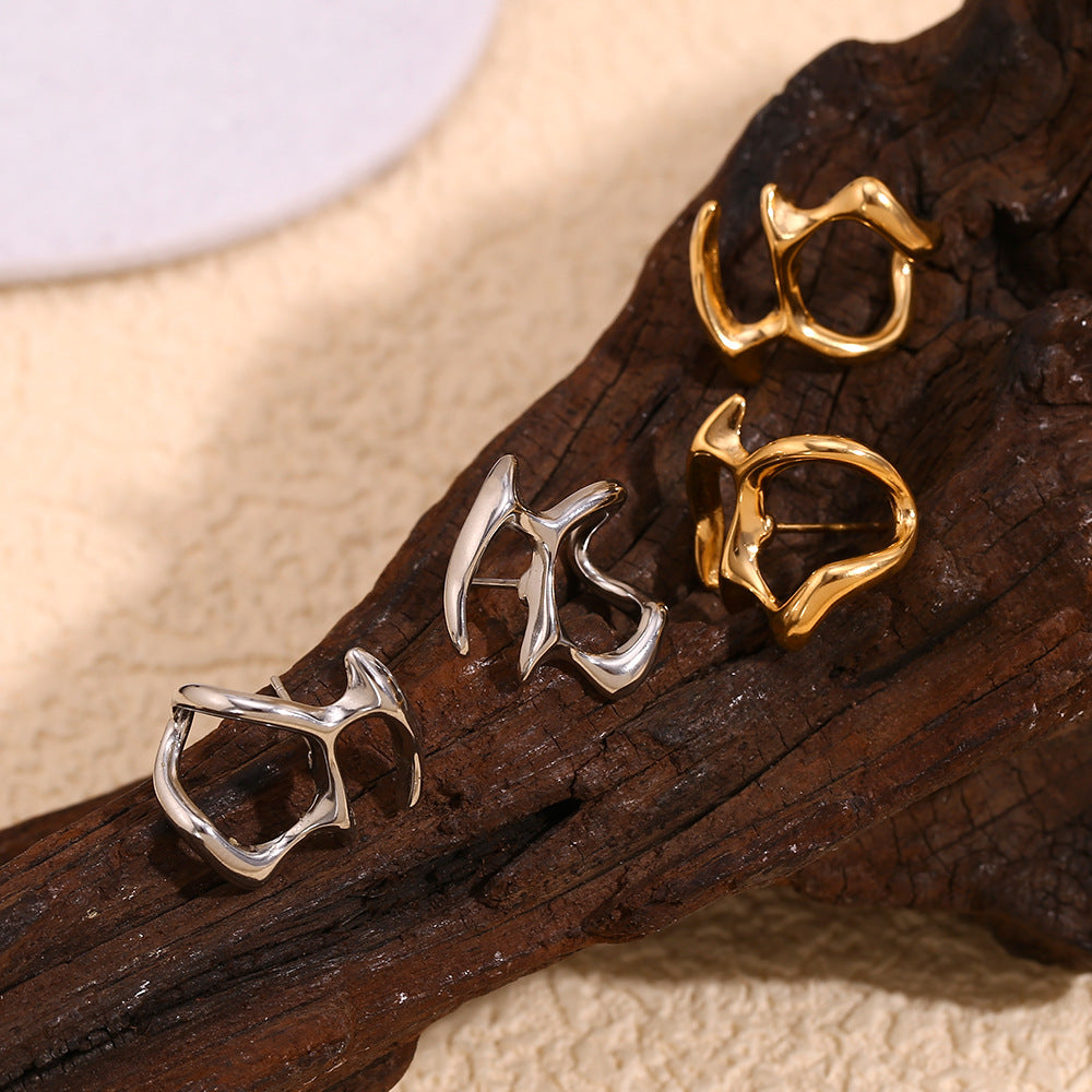 Orecchini a perno da donna alla moda asimmetrici a maschera astratta effetto liquido, in acciaio inossidabile con placcatura in oro 18K