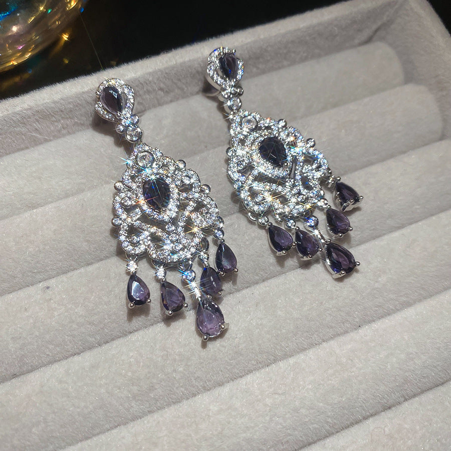 Orecchini geometrici a goccia stile vintage con intarsio di zirconi, base in rame e perni in acciaio inossidabile