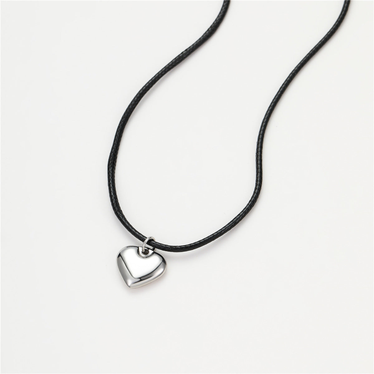 Collar minimalista de acero inoxidable chapado en oro de 18 quilates con corazón para mujer con cadena de cordón encerado
