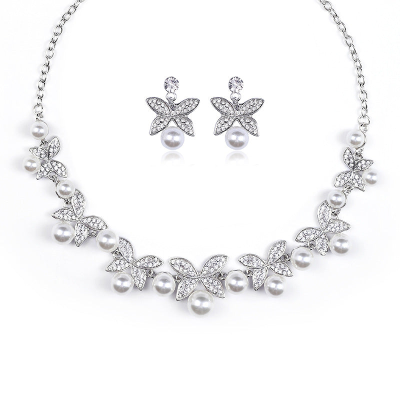 Vintage Floral Butterfly Pendant Necklace for Women Alloy Electroplated Short Chain with Tea Rose and Petal Motifs