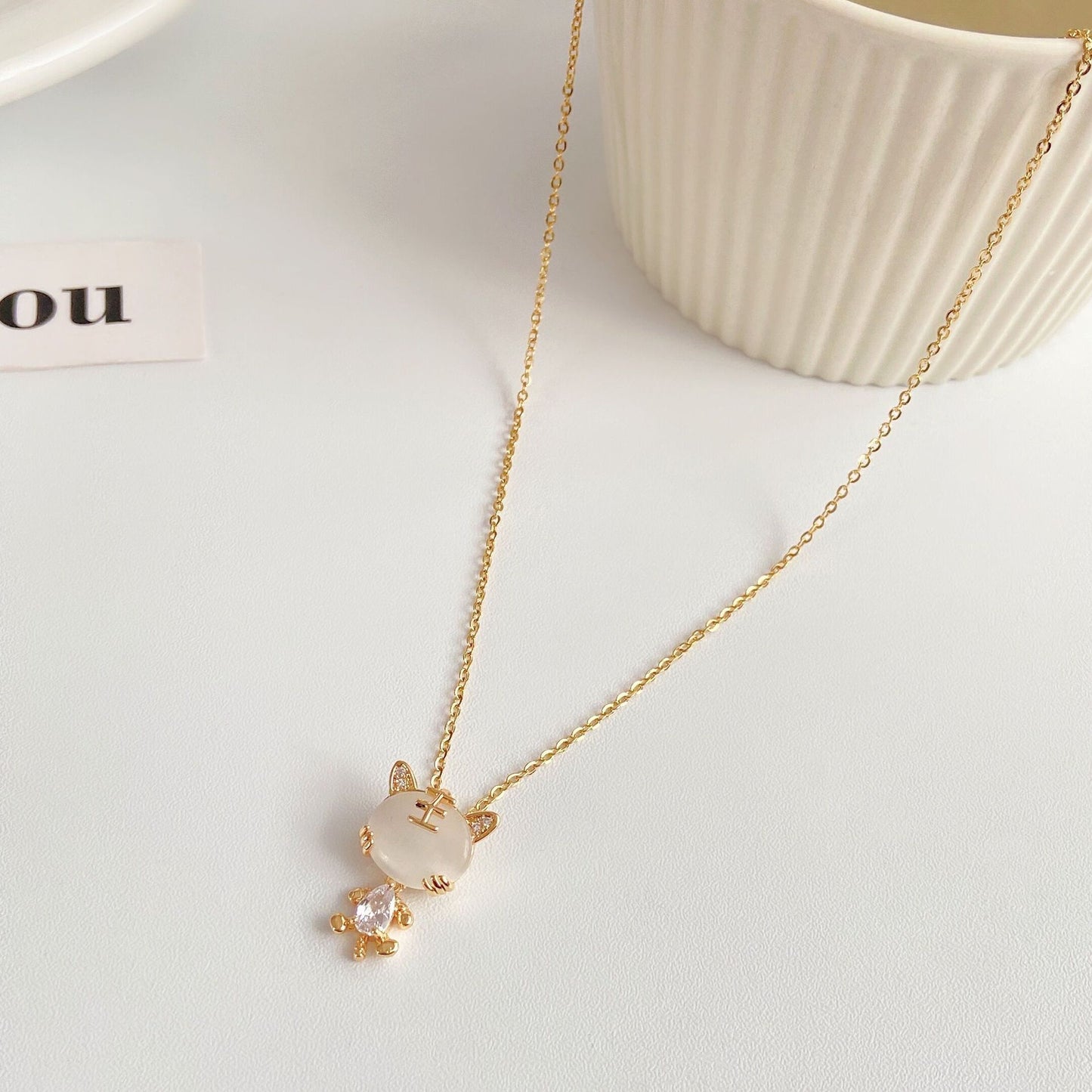 Collana con ciondolo a forma di tigre minimalista di lusso da donna in acciaio inossidabile placcato oro con catena a scatola