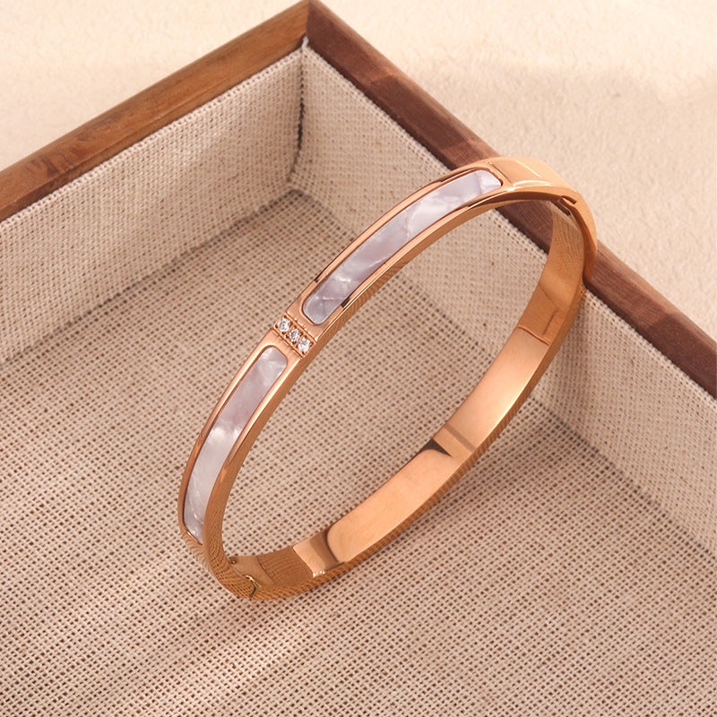 Elegant 18K Gold Plated Geometric Round Titanium Steel Bracelet