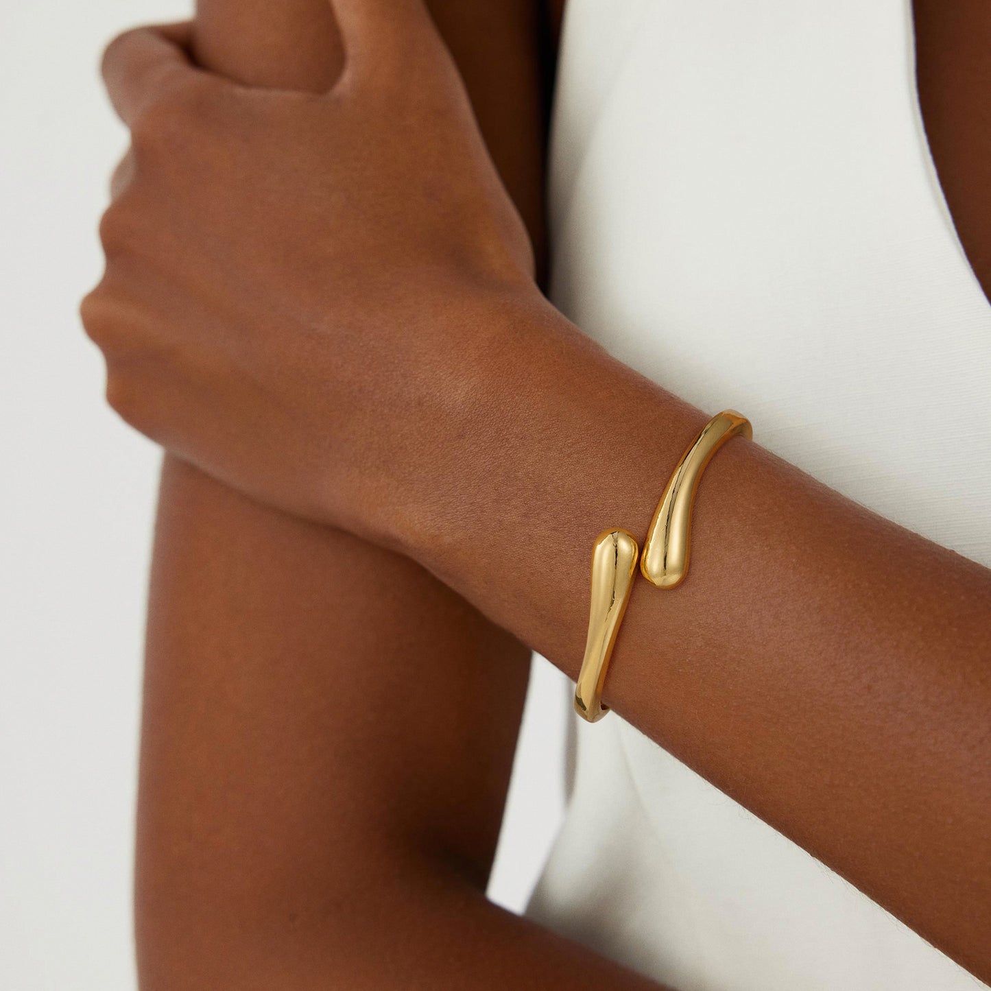 Geometric Adjustable Open Bangle Bracelet for Women in Zinc Alloy with Plated Finish