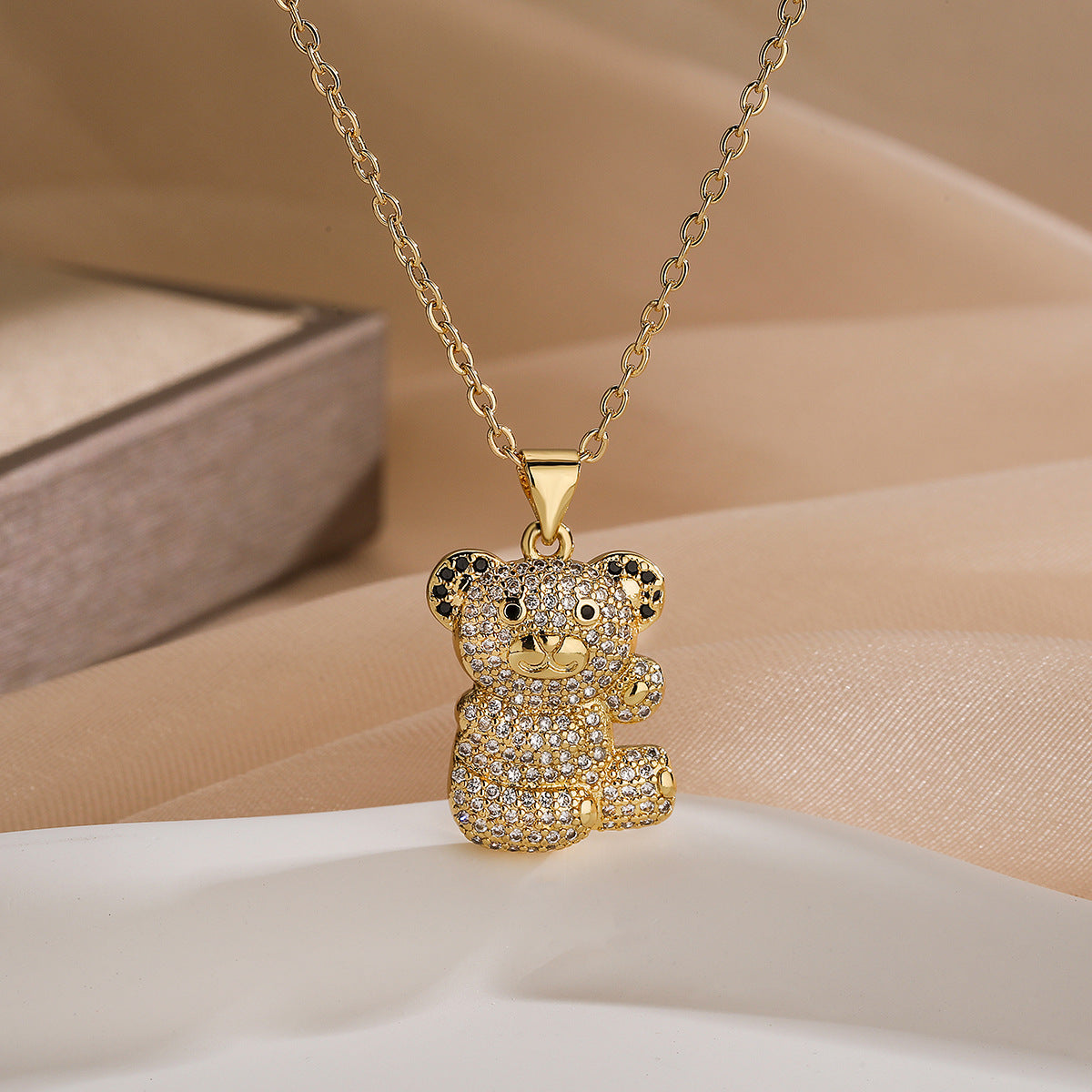 Minimalist Bear-Shaped Copper Pendant Necklace with Gold Plating and Zircon for Women