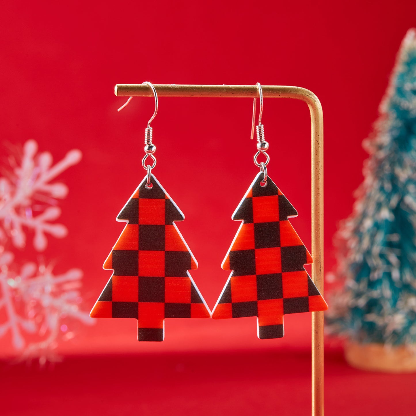 Orecchini natalizi in acrilico a forma di albero di Natale con motivi di Babbo Natale e fiocchi di neve per donna