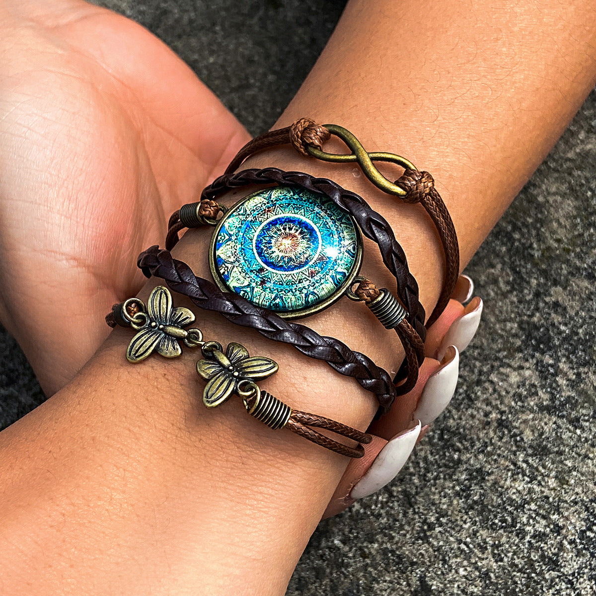 Vintage Minimalist Zinc Alloy Plated Animal Leaf Leather Bracelet Unisex Woven Beaded Hand Rope