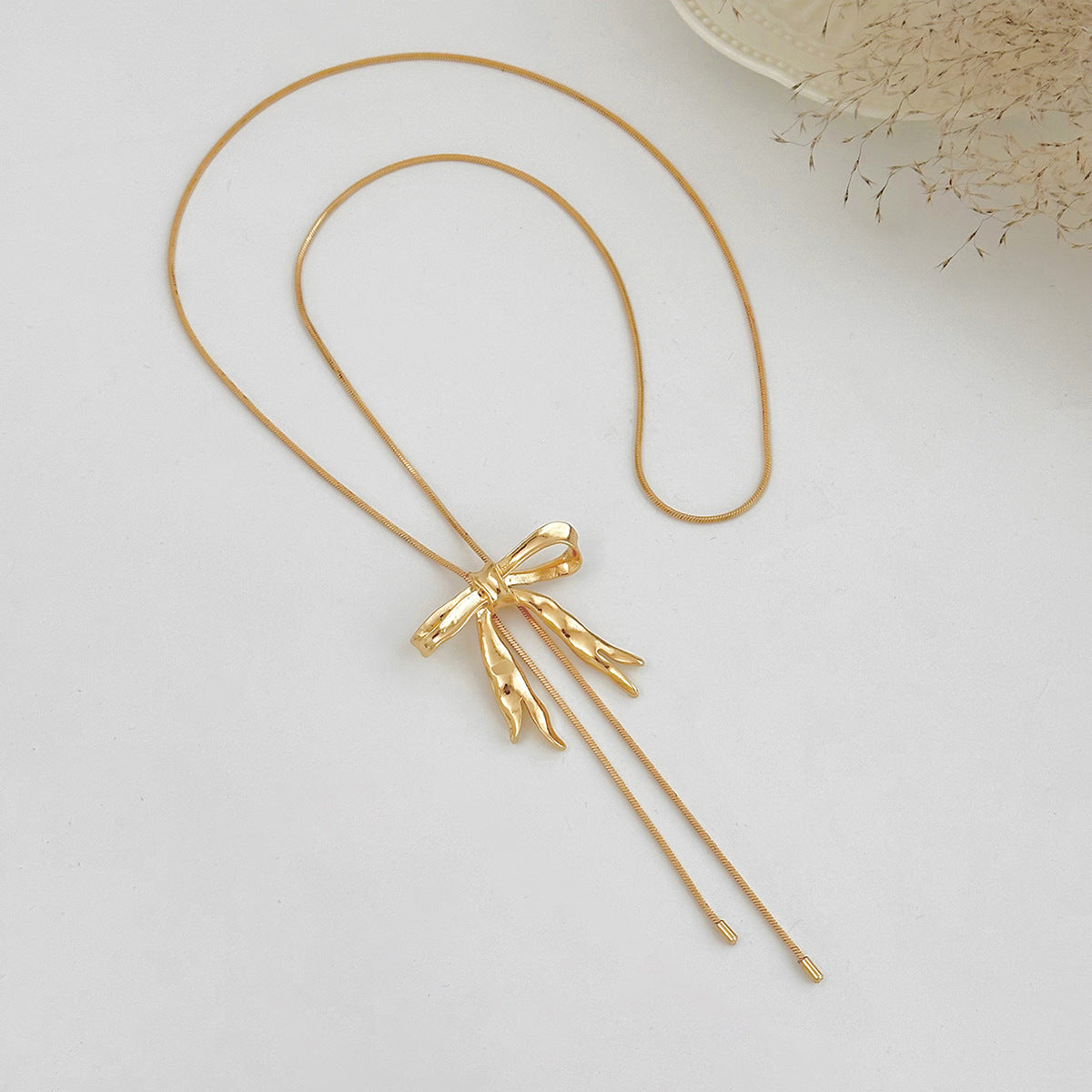 Sweet Bow Pendant Zinc Alloy Plated Snake Chain Necklace for Women