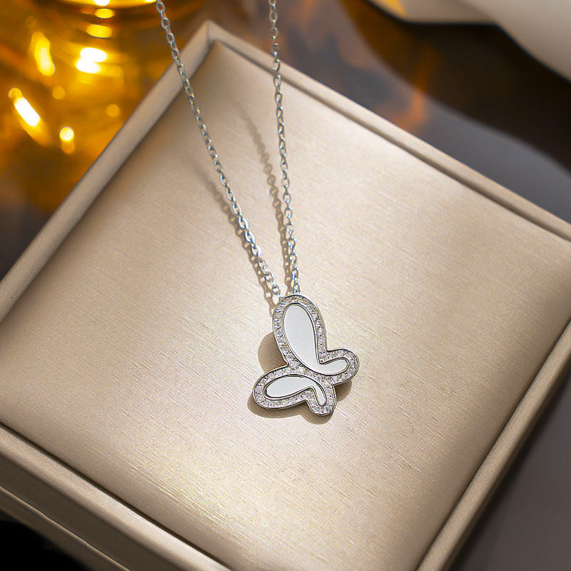 Collana da donna a forma di farfalla in acciaio al titanio con intarsio in madreperla, catena a sfere lucida, gioiello di moda femminile e versatile